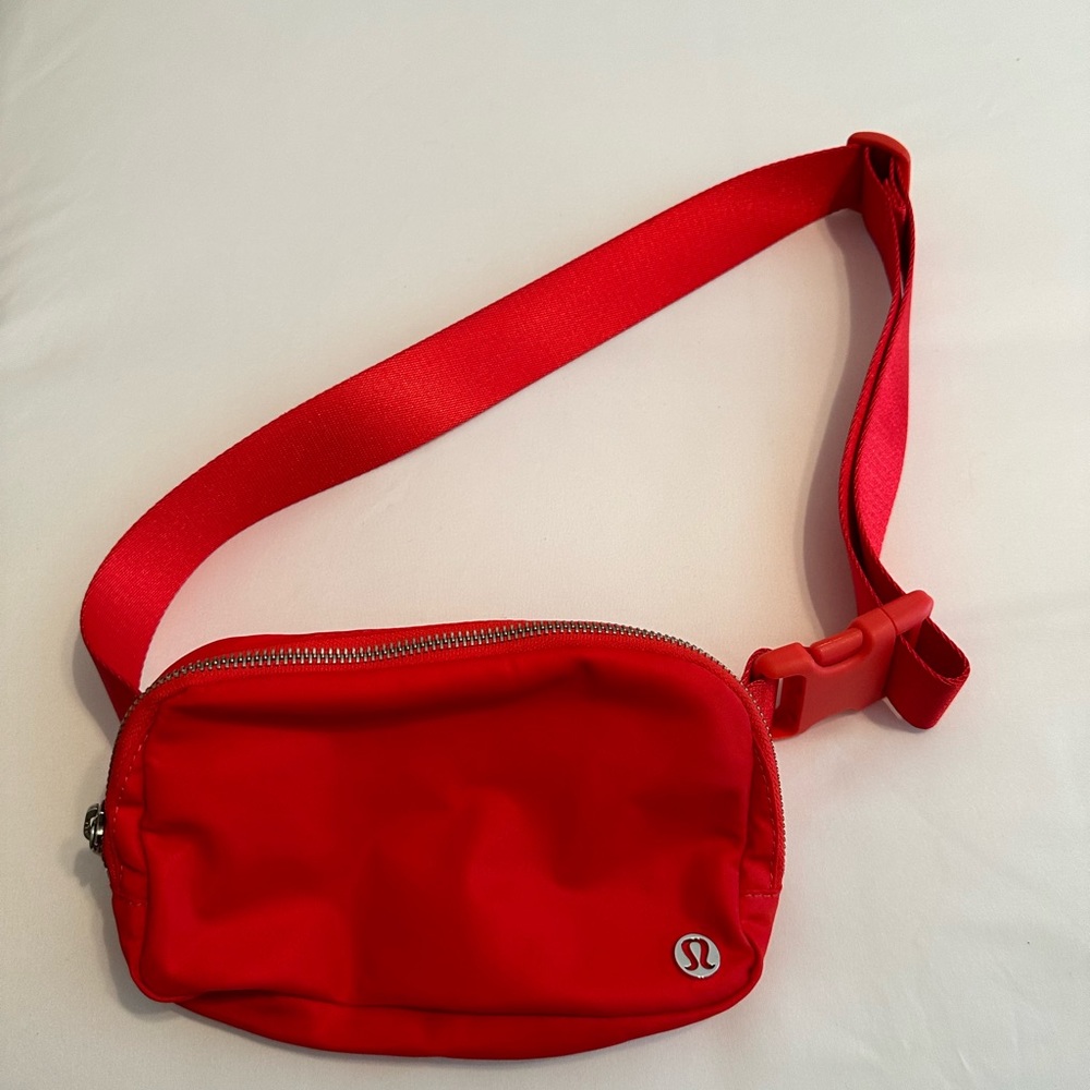 Lululemon Belt Bag *RARE COLOR*
